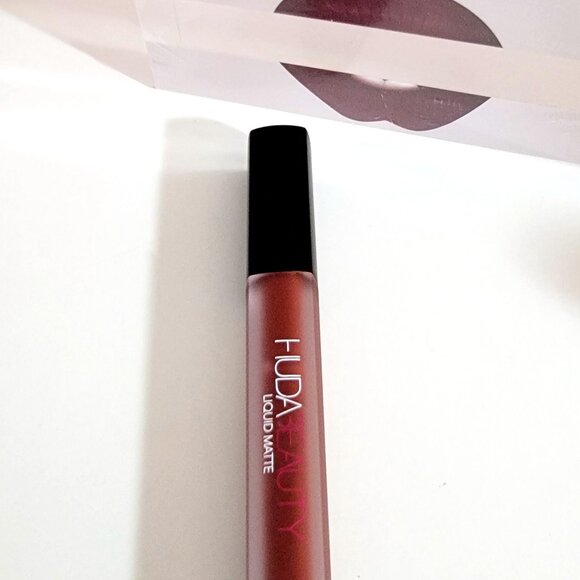 Huda Matte Liquid Matte Lipstick Shade: VIXEN New Rare Limited Edition - Picture 8 of 11